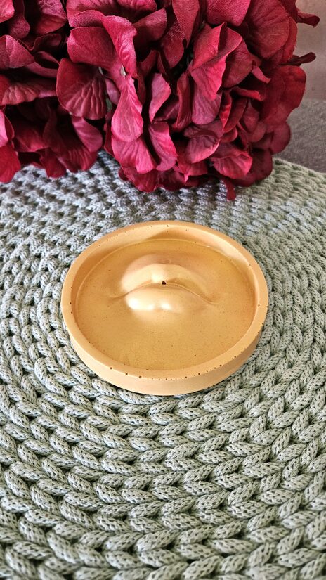 Dekoratīvs paliknis vīrakam